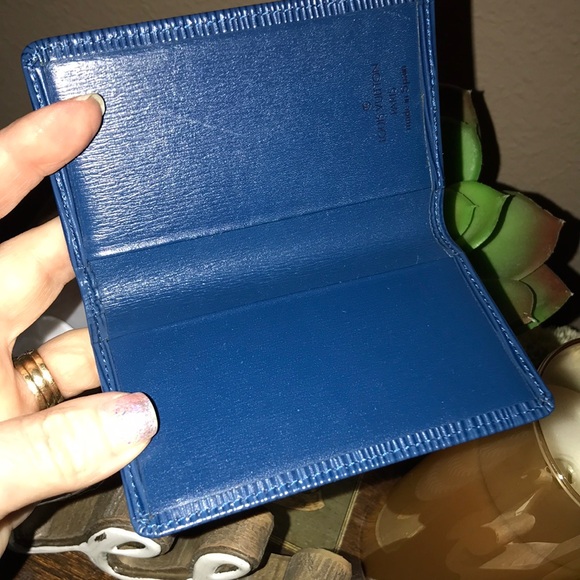 Louis Vuitton Epi Leather Card Holder - Picture 6 of 9